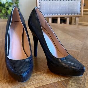 BCBG Black High Heels Alligator Pattern
